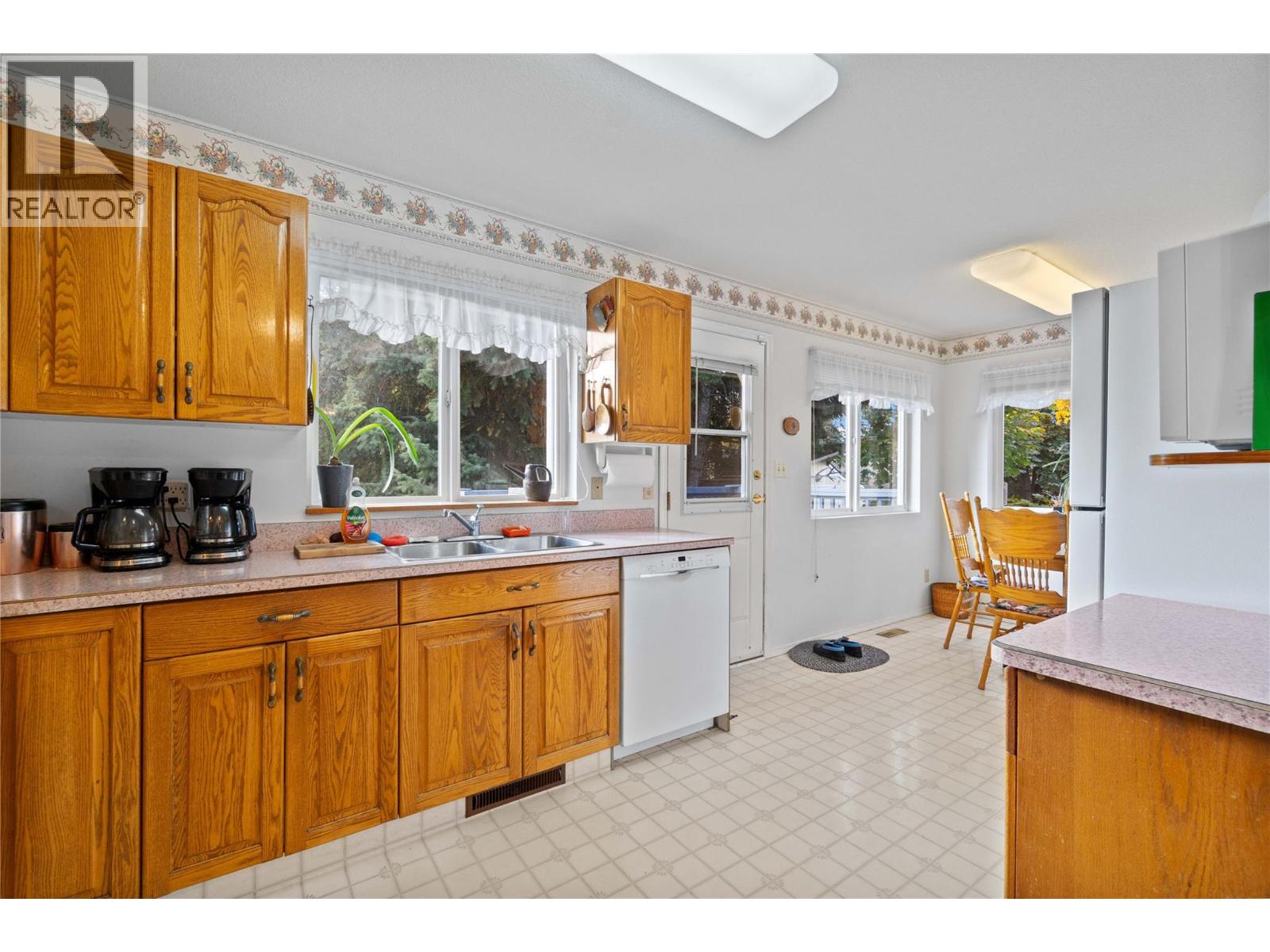 1660 15 Avenue Southeast, Salmon Arm
