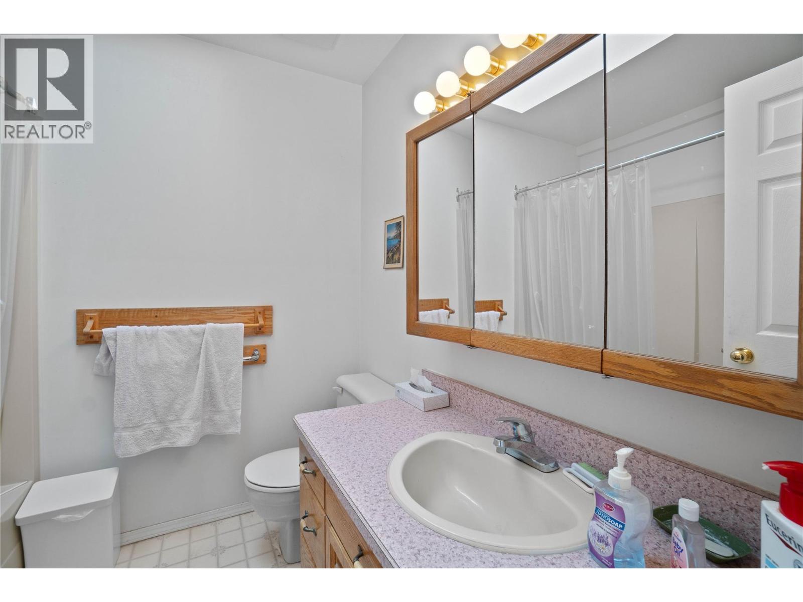 1660 15 Avenue Southeast, Salmon Arm