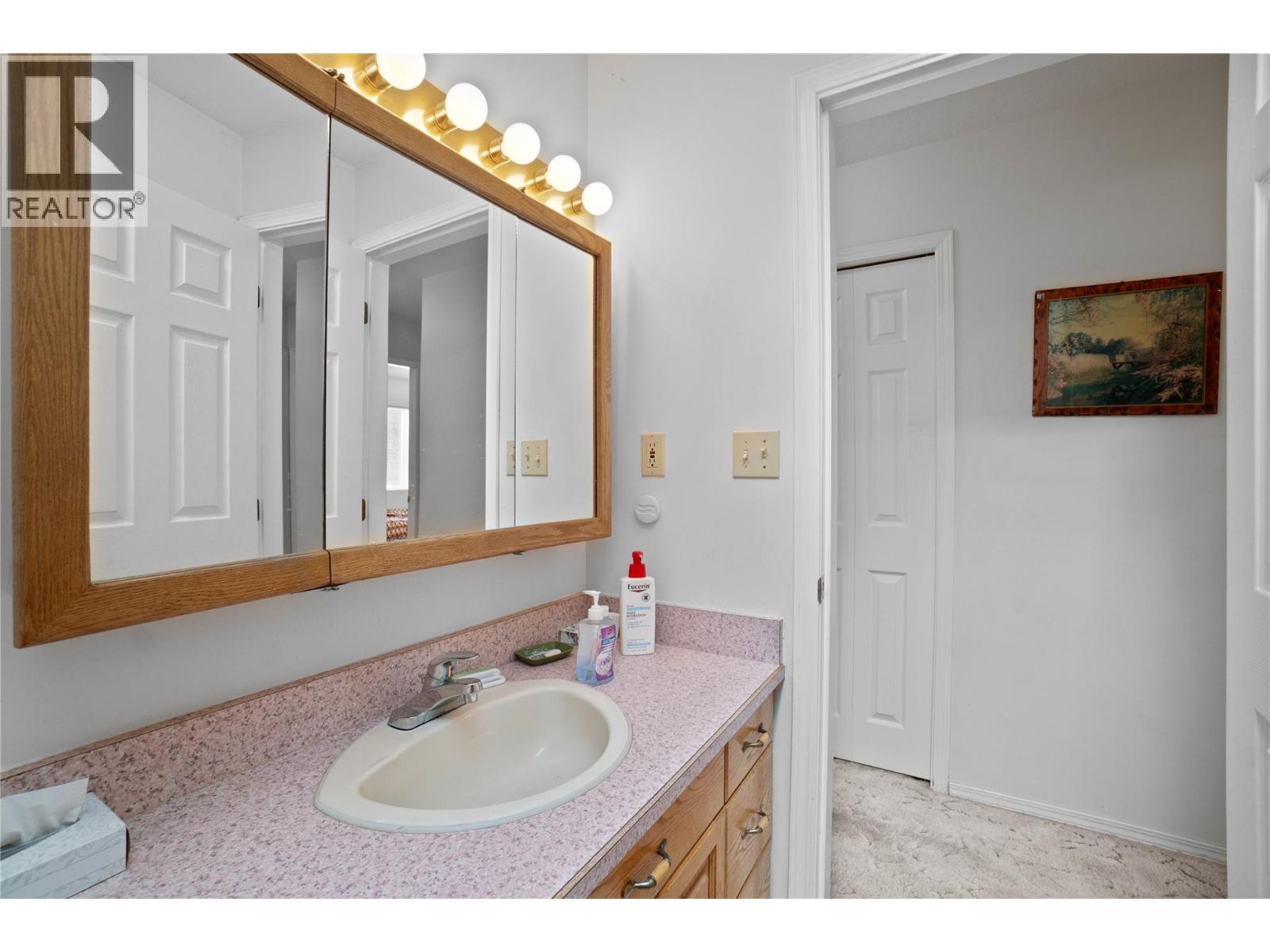1660 15 Avenue Southeast, Salmon Arm