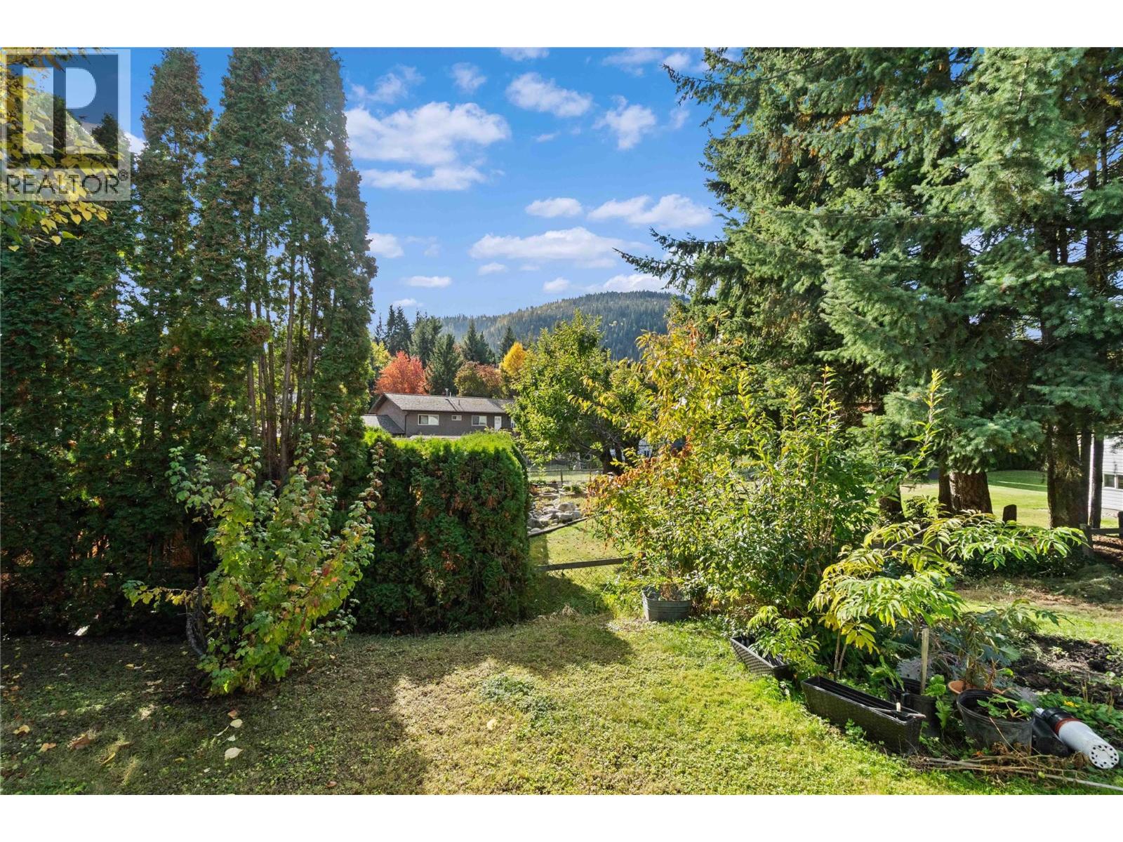 1660 15 Avenue Southeast, Salmon Arm