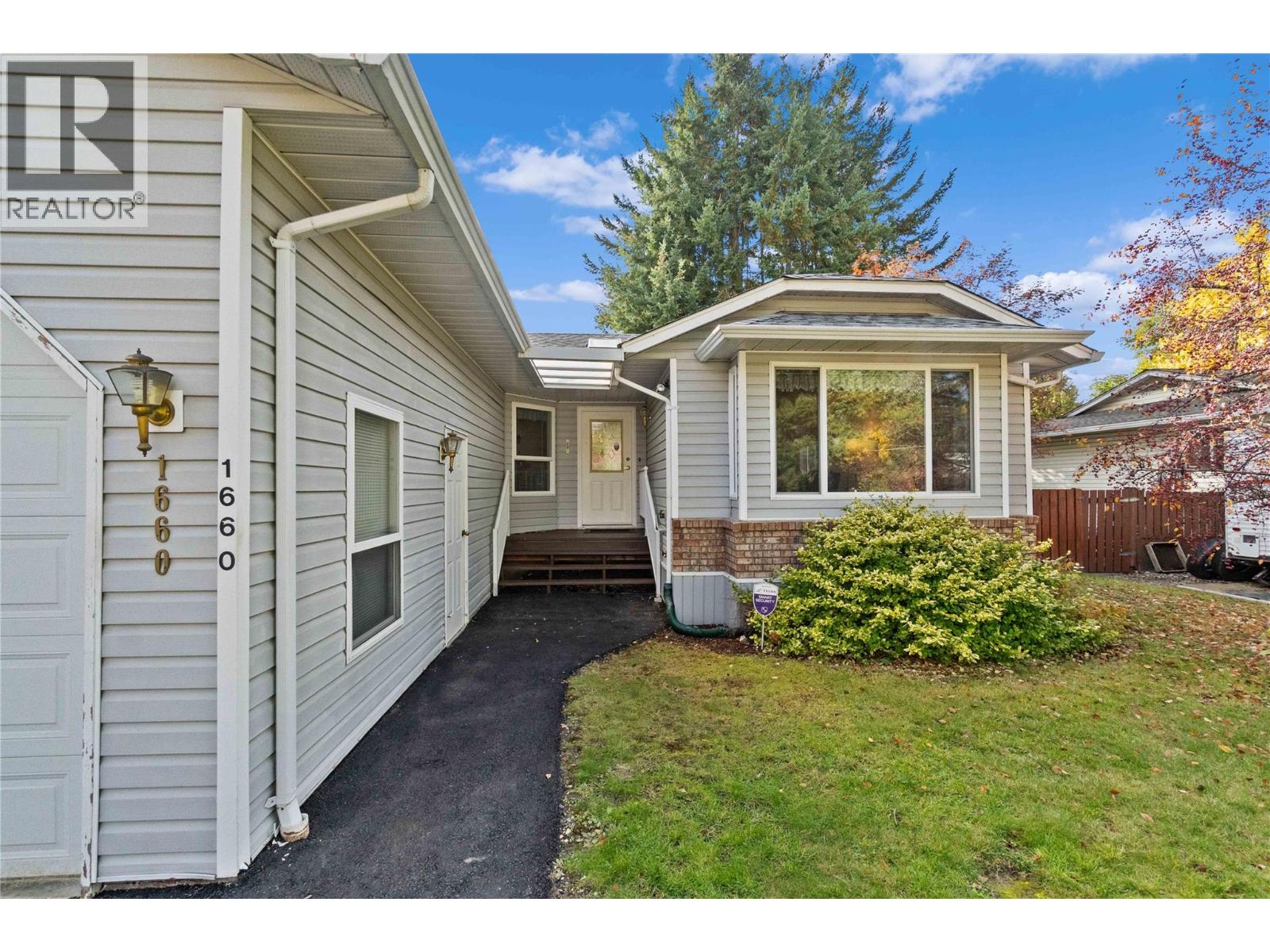 1660 15 Avenue Southeast, Salmon Arm