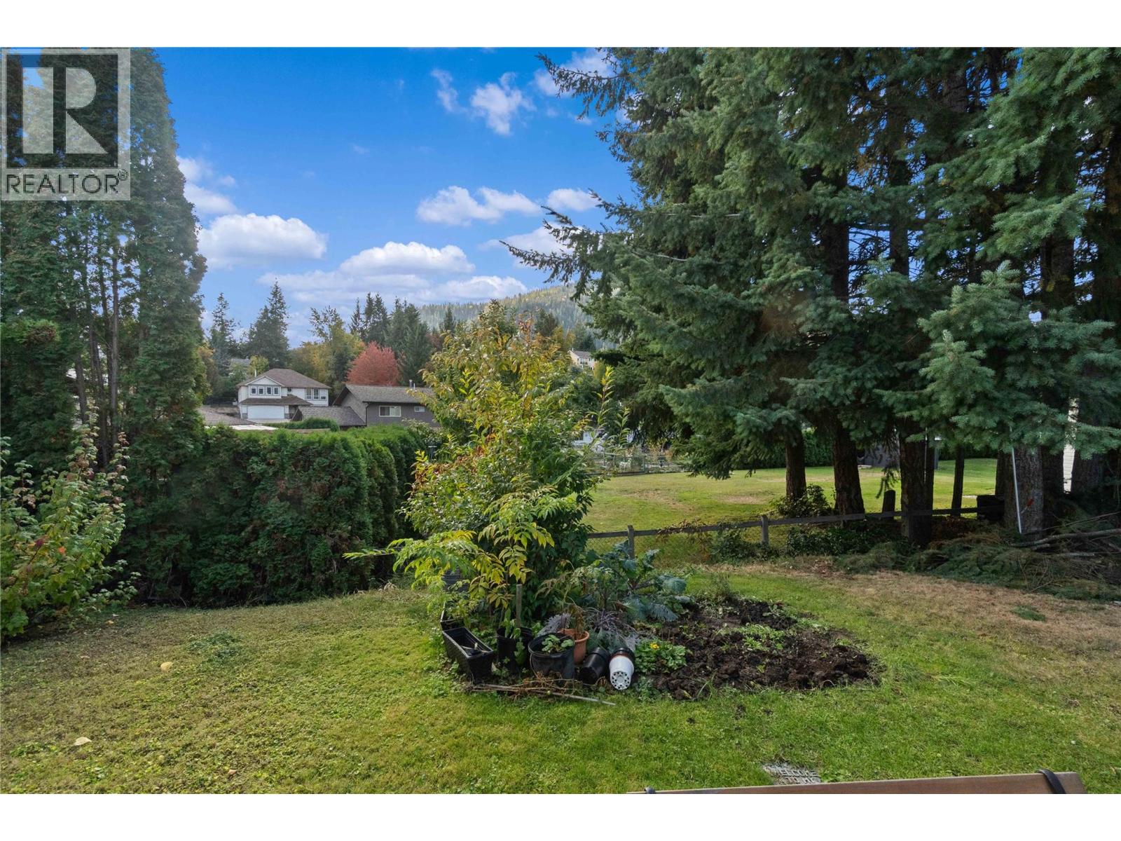 1660 15 Avenue Southeast, Salmon Arm