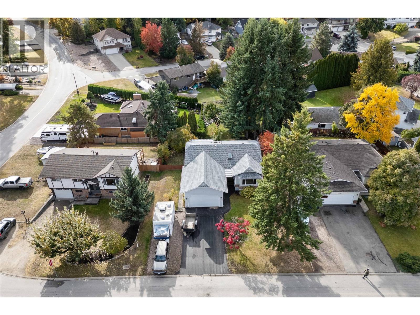 1660 15 Avenue Southeast, Salmon Arm