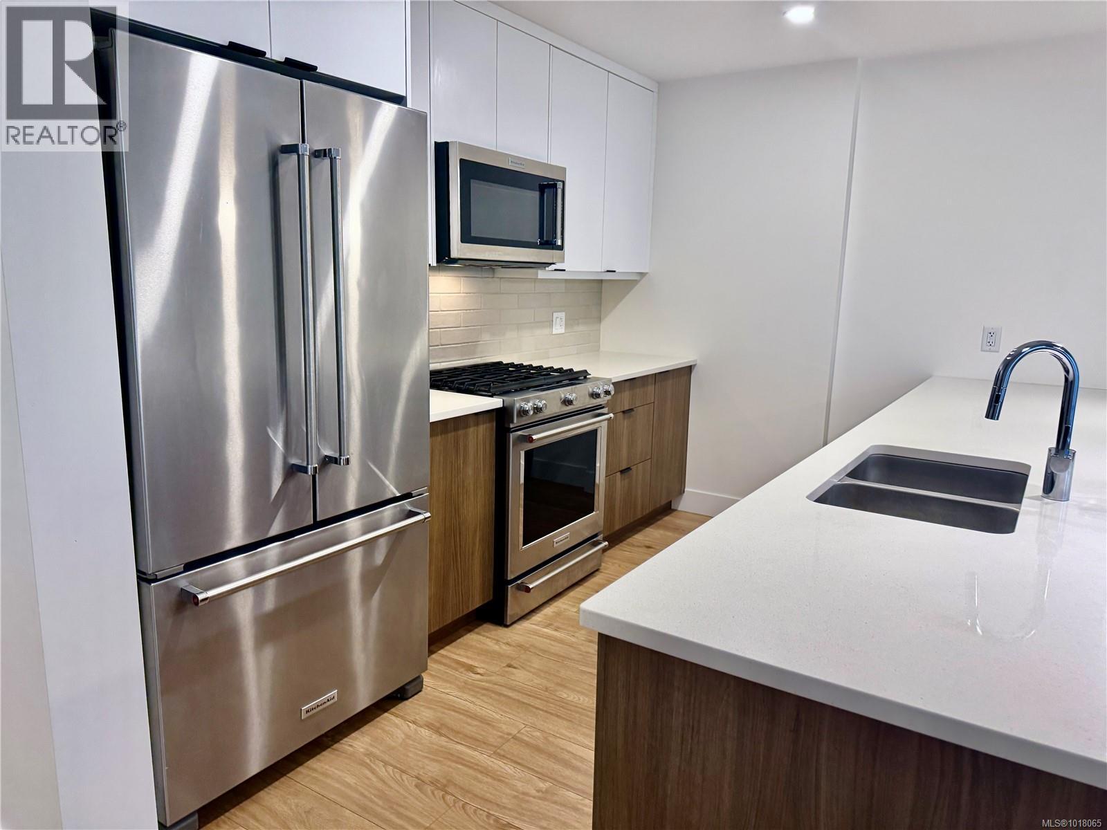 14 2330 Sooke Rd, Colwood