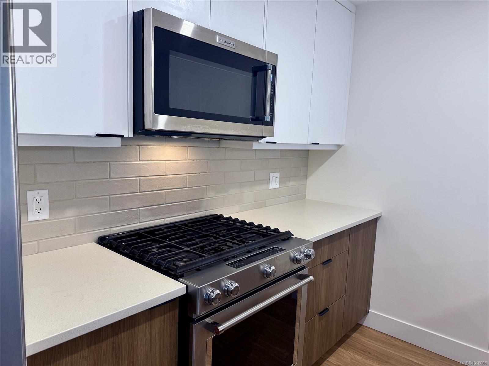 14 2330 Sooke Rd, Colwood