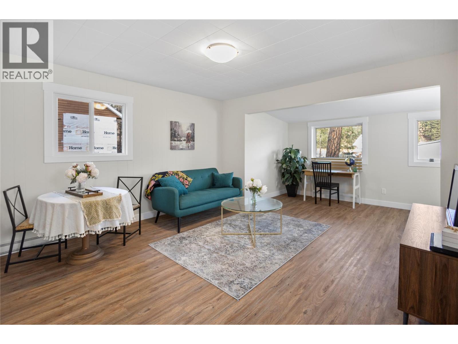 8127 Donaldson Drive, Grand Forks