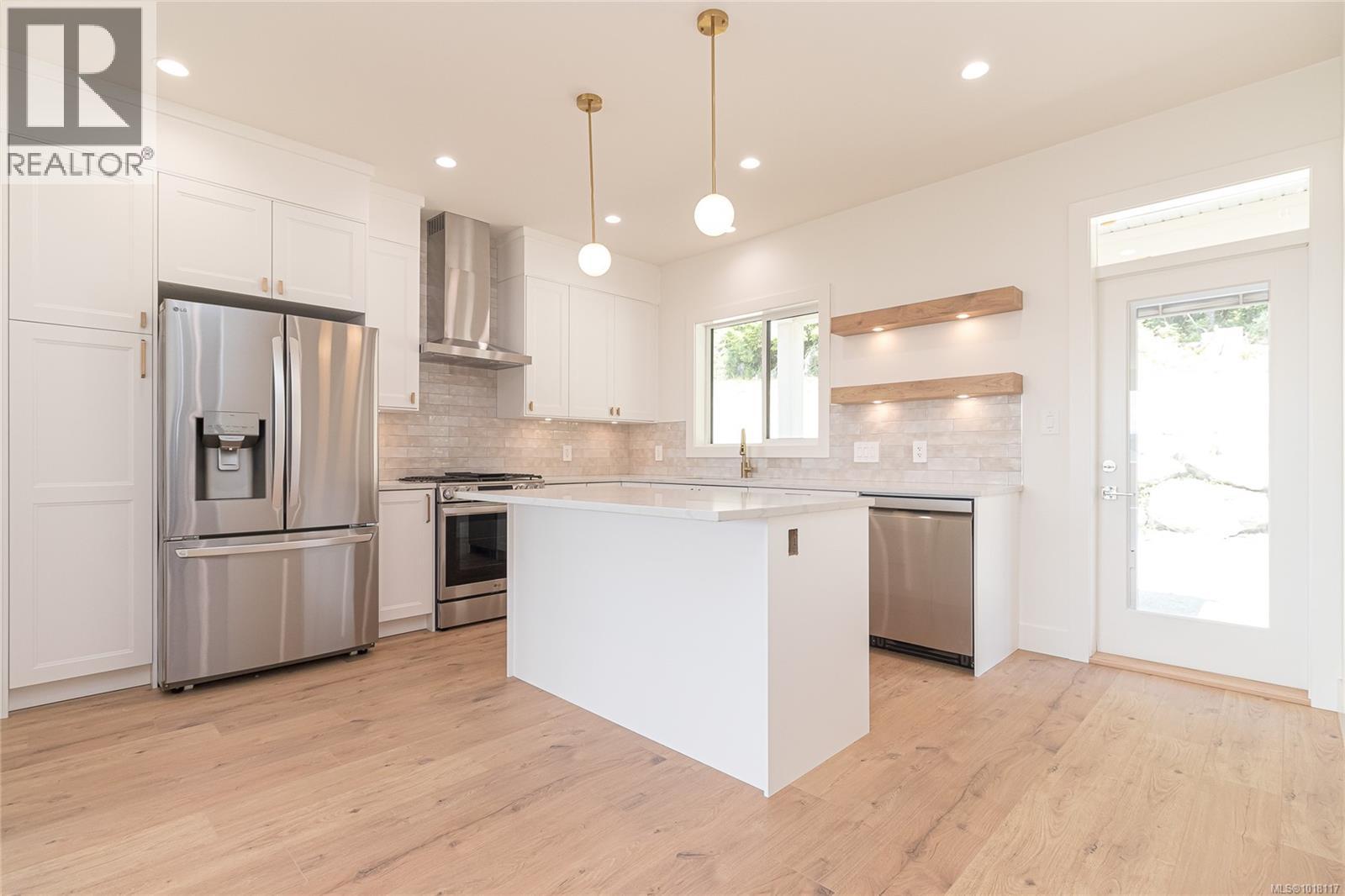 2580 Nickson Way, Sooke