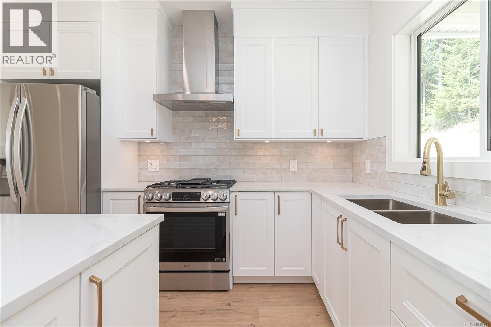 2580 Nickson Way, Sooke