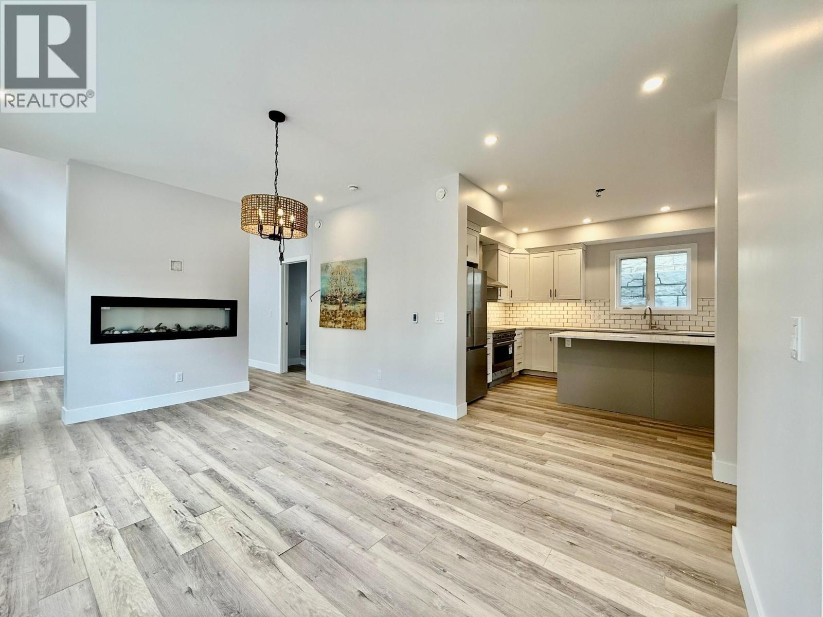 746 TAYNTON Drive, Invermere