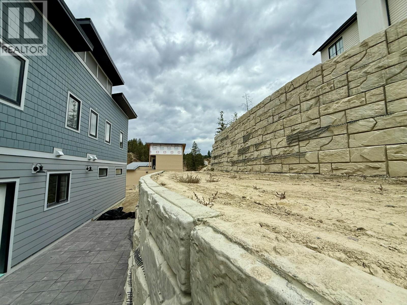 746 TAYNTON Drive, Invermere