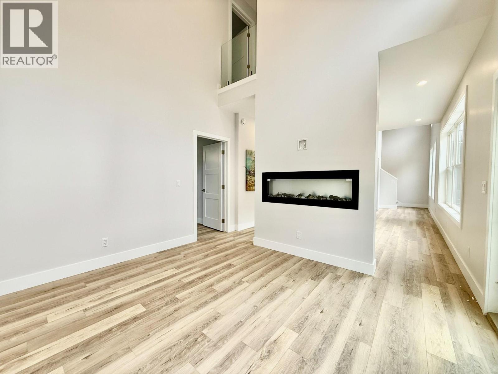 746 TAYNTON Drive, Invermere