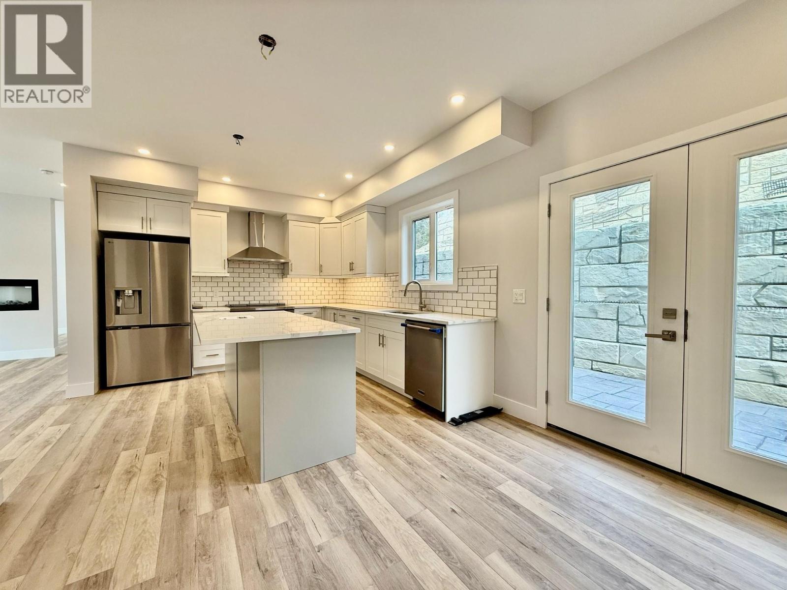 746 TAYNTON Drive, Invermere