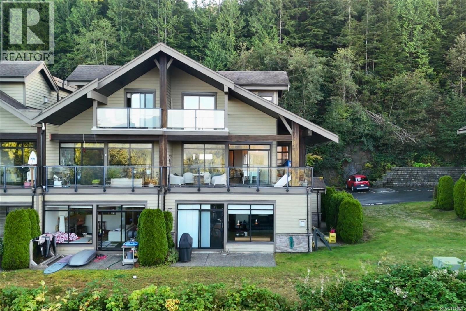 204 591 Pfeiffer Cres, Tofino