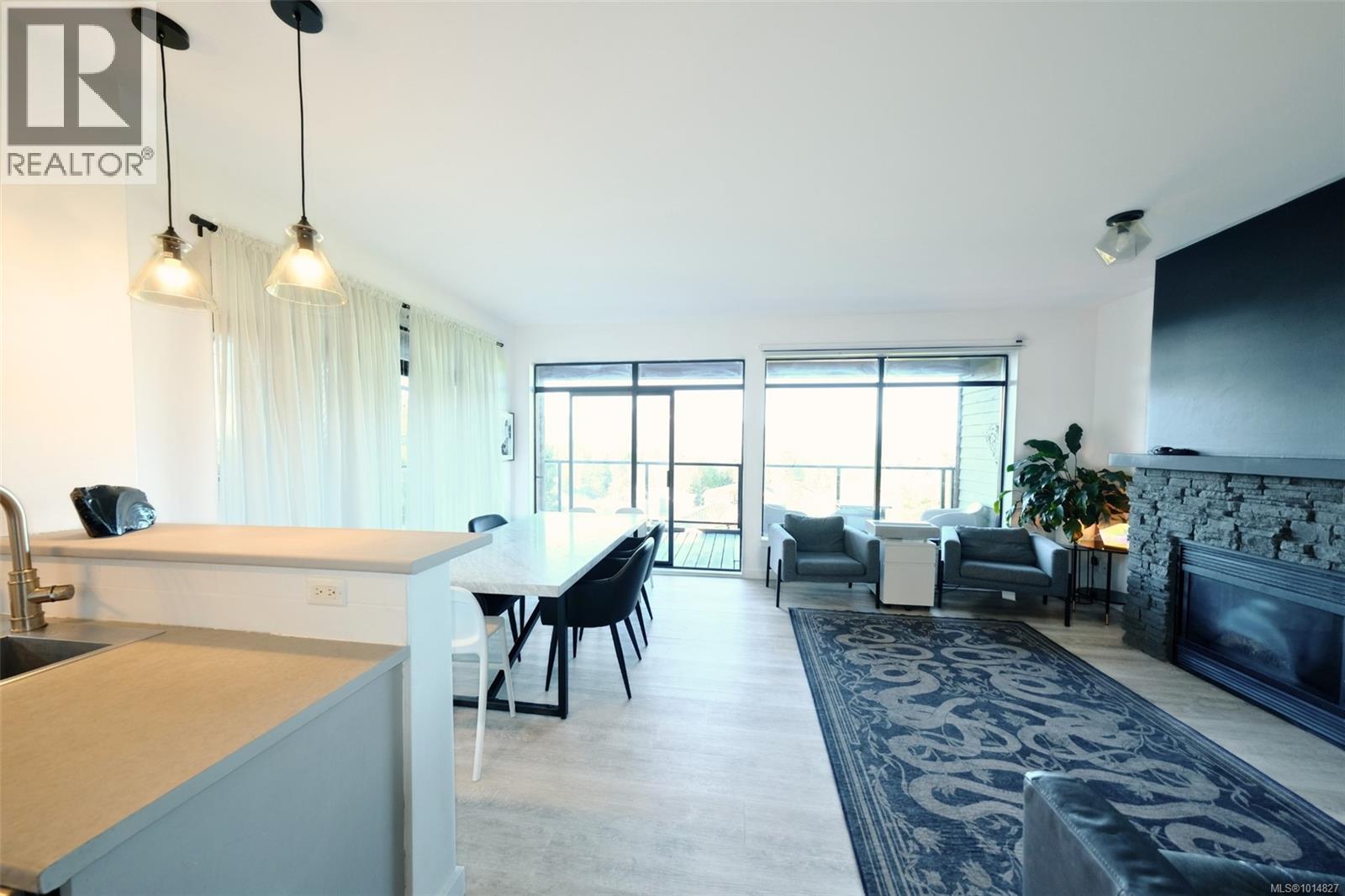 204 591 Pfeiffer Cres, Tofino