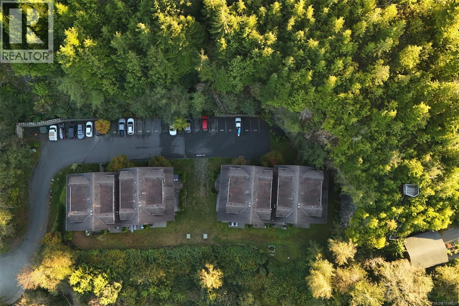 204 591 Pfeiffer Cres, Tofino