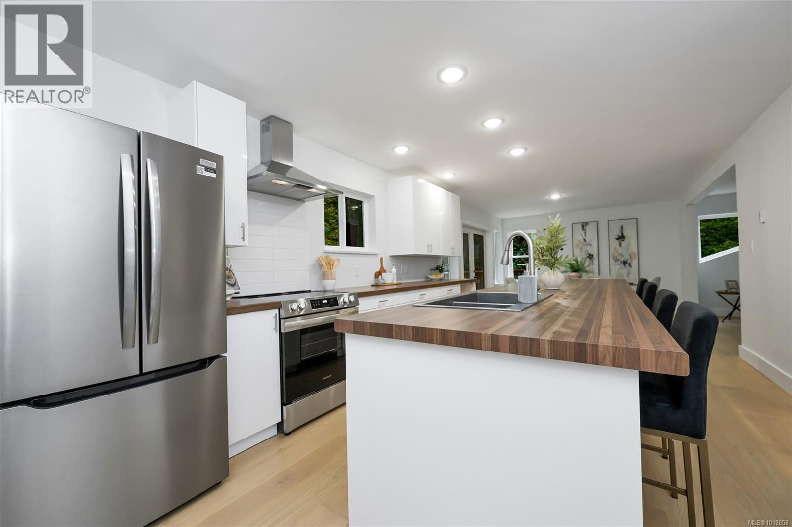 2590 Sooke River Rd, Sooke