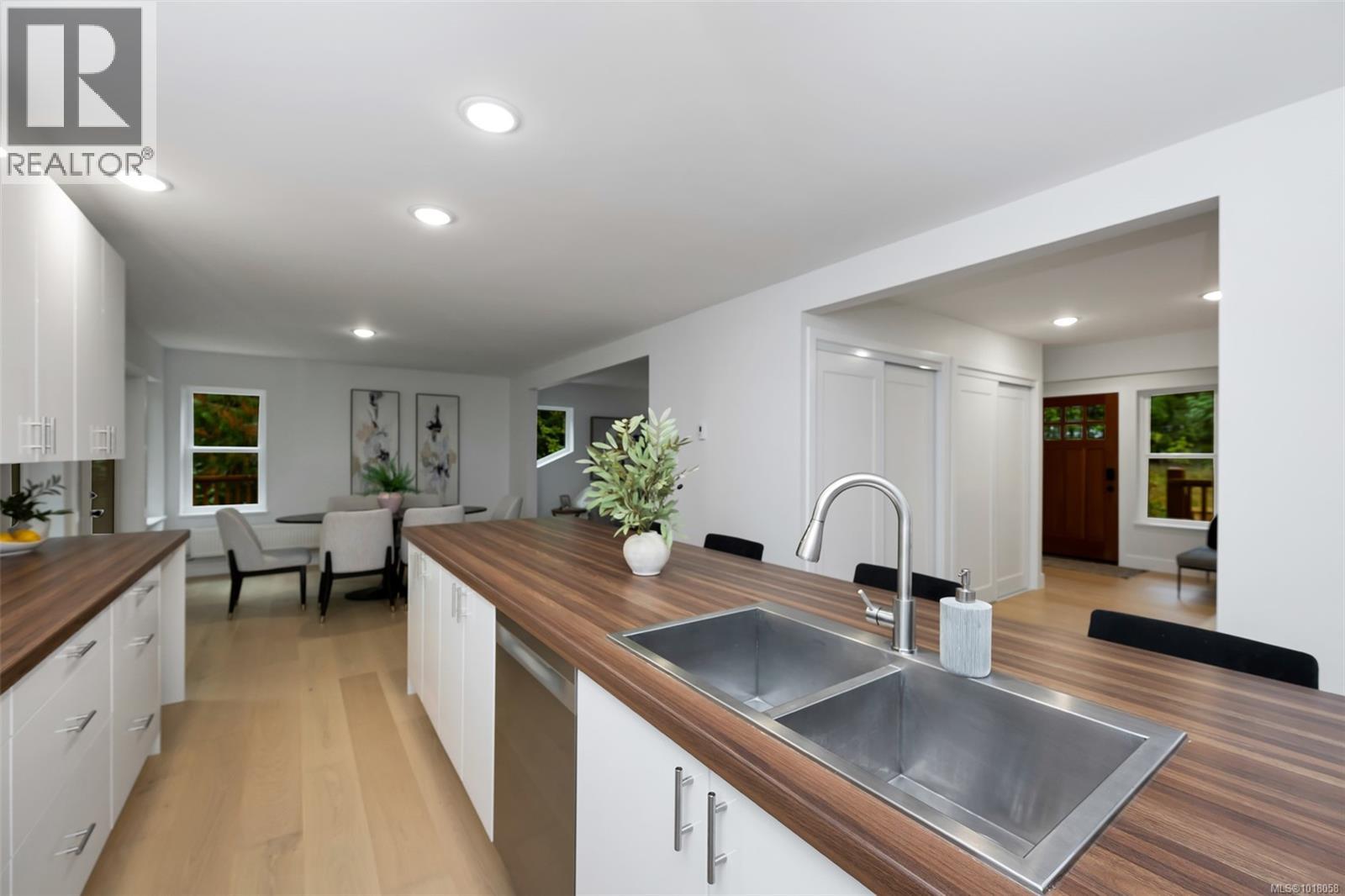 2590 Sooke River Rd, Sooke