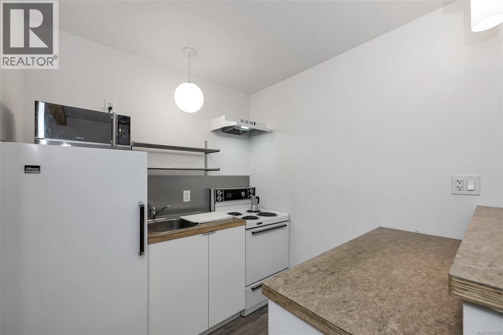 2590 Sooke River Rd, Sooke