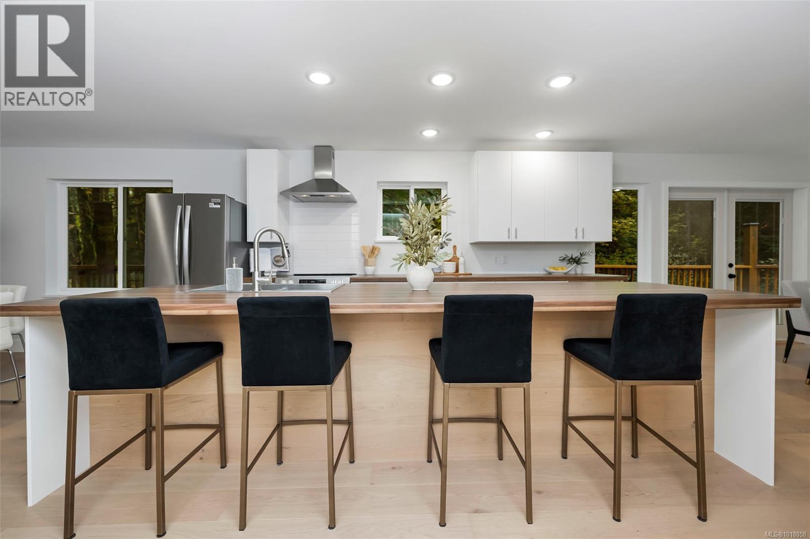 2590 Sooke River Rd, Sooke