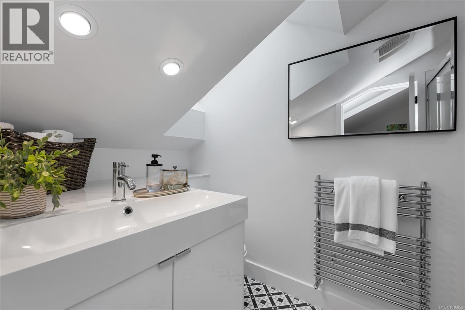 2590 Sooke River Rd, Sooke