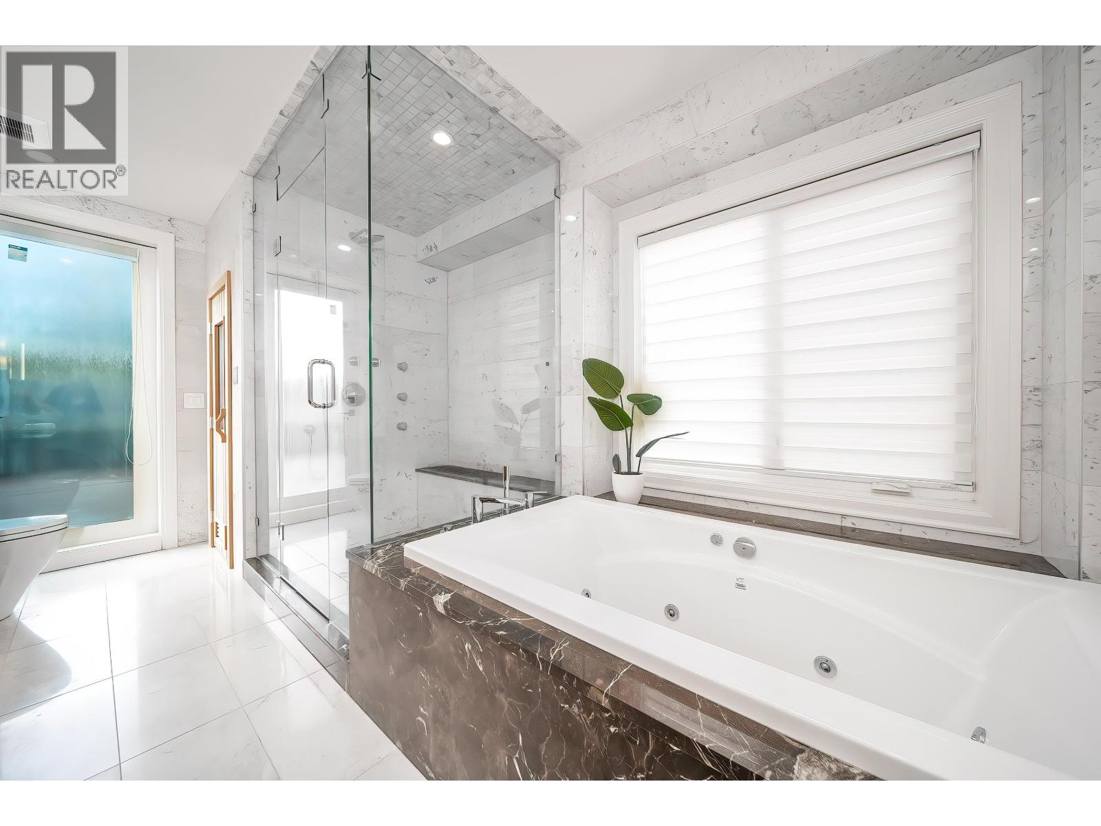 8160 RAILWAY Avenue, Richmond