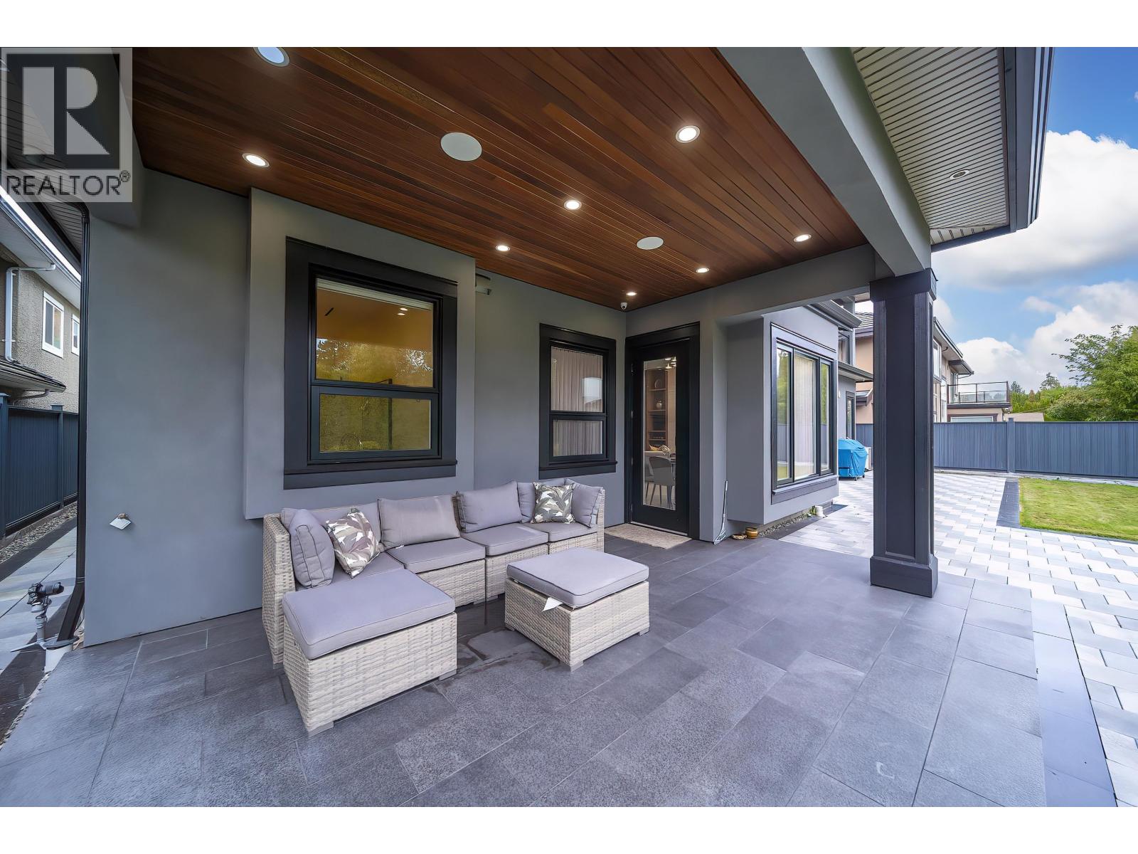 8160 RAILWAY Avenue, Richmond