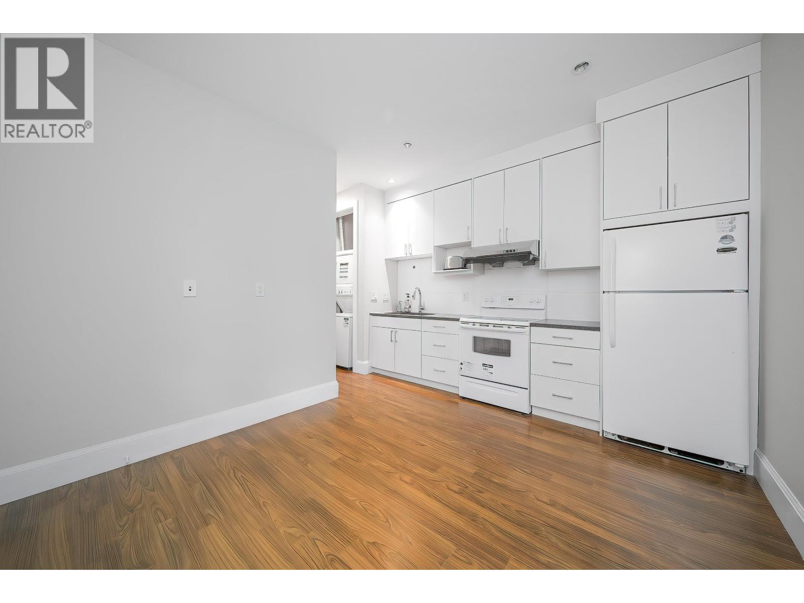 8160 RAILWAY Avenue, Richmond