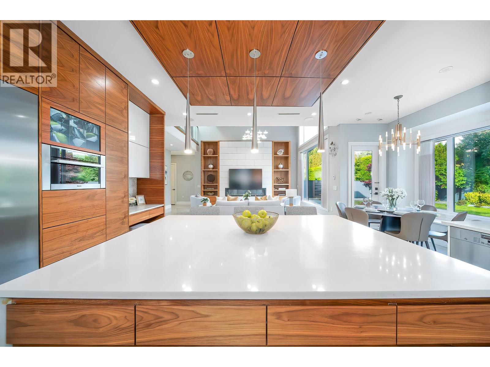 8160 RAILWAY Avenue, Richmond