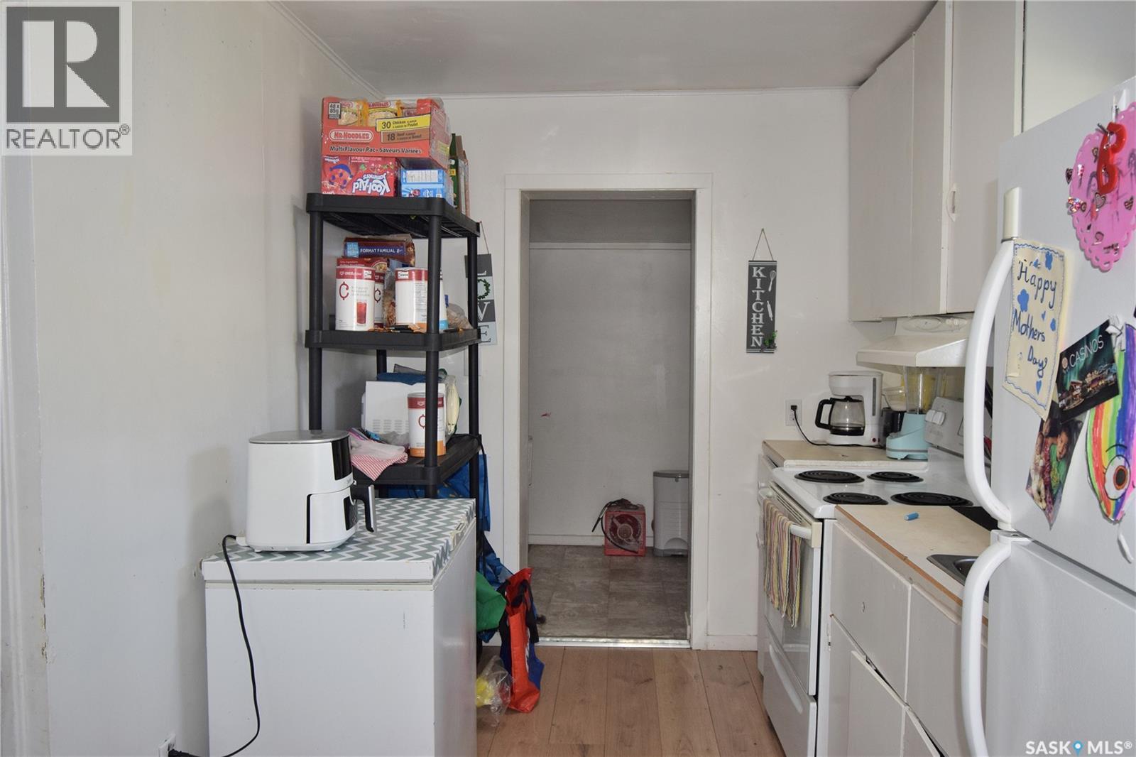 860 13th STREET W - Photo 4 of 15, Prince Albert, Saskatchewan