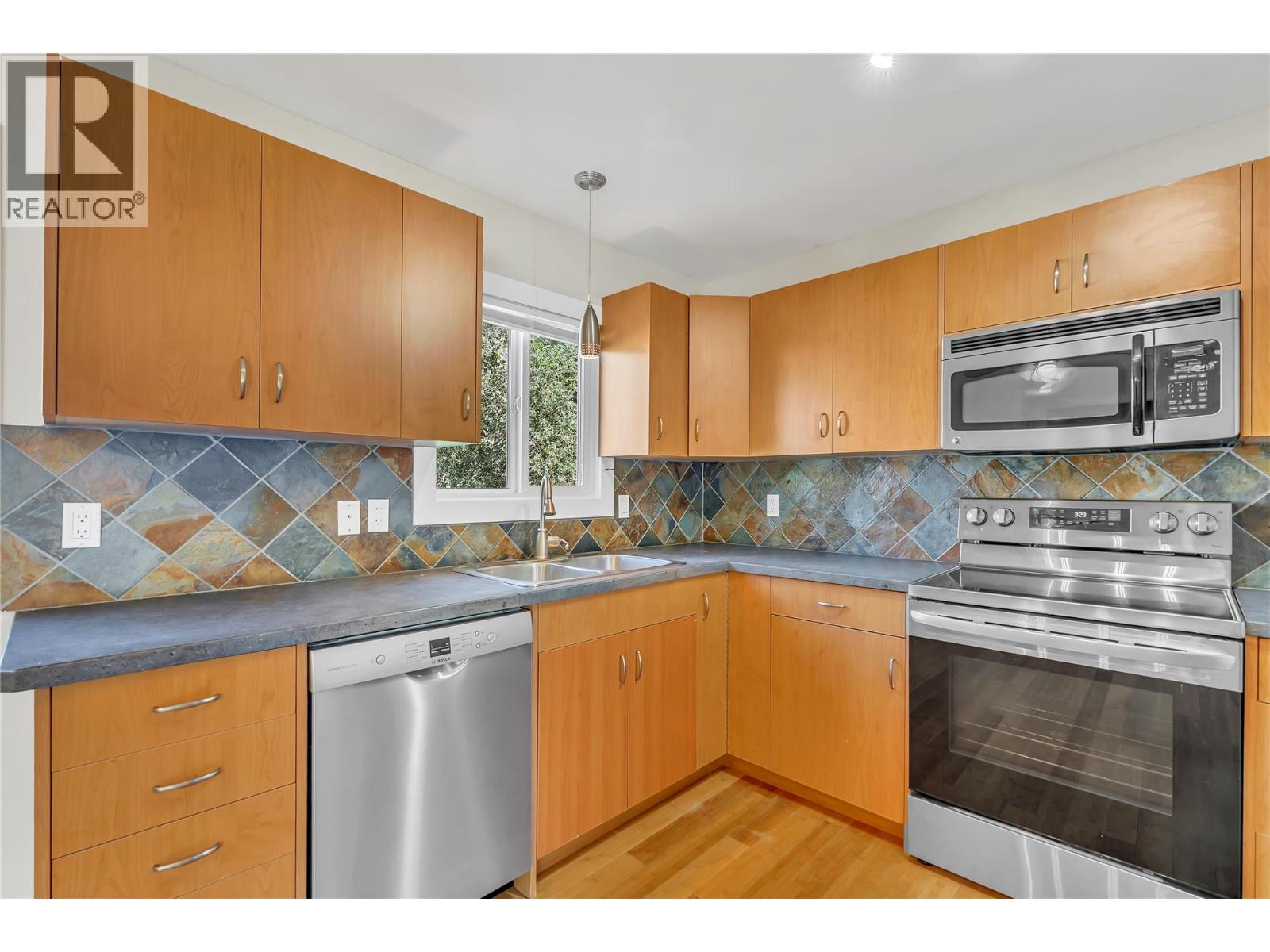 8299 PRAIRIE VALLEY Road, Summerland