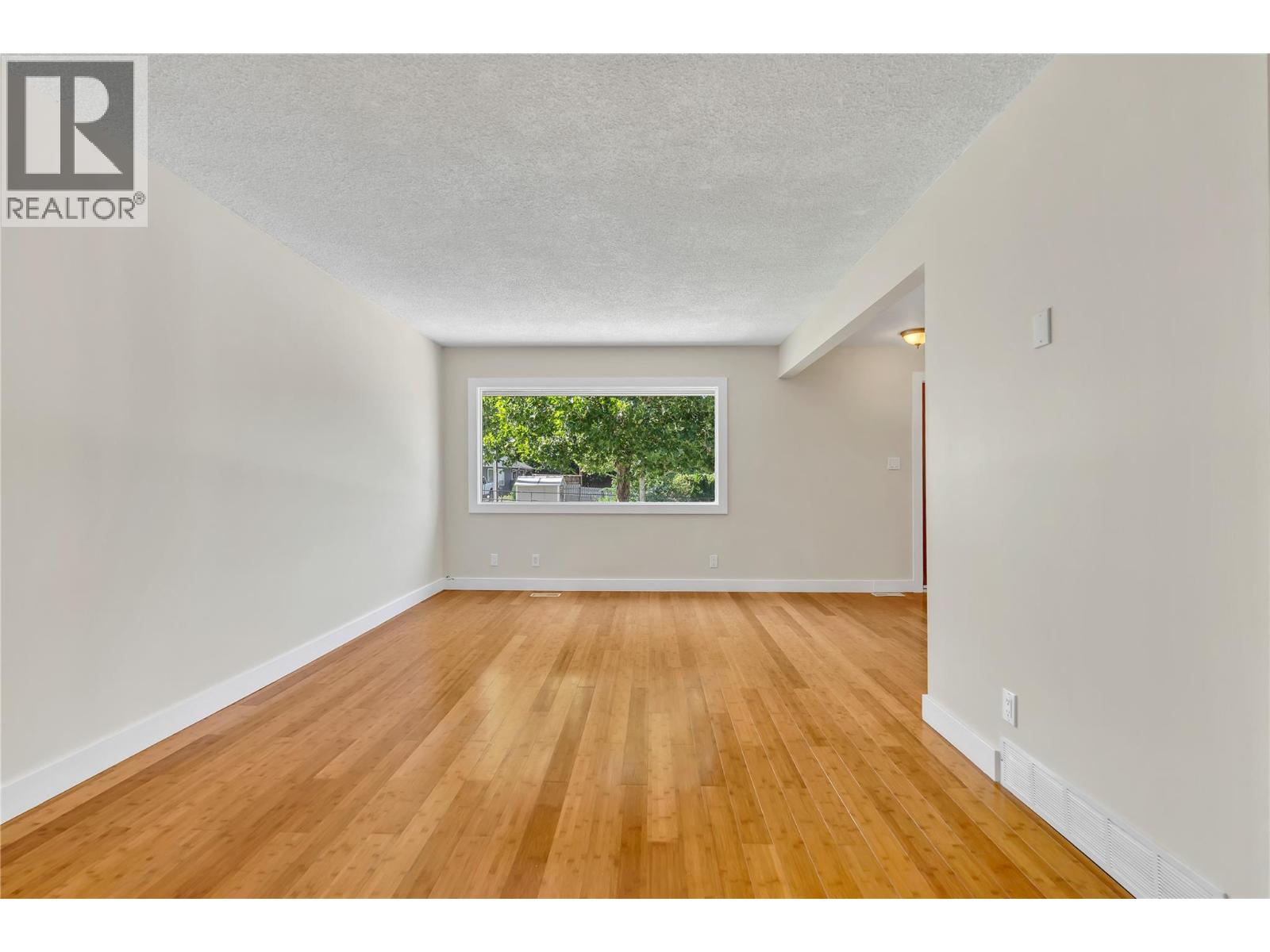 8299 PRAIRIE VALLEY Road, Summerland