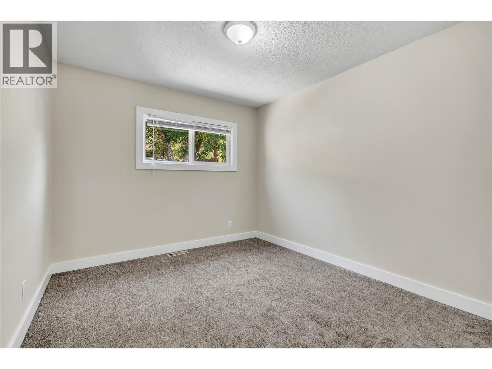 8299 PRAIRIE VALLEY Road, Summerland