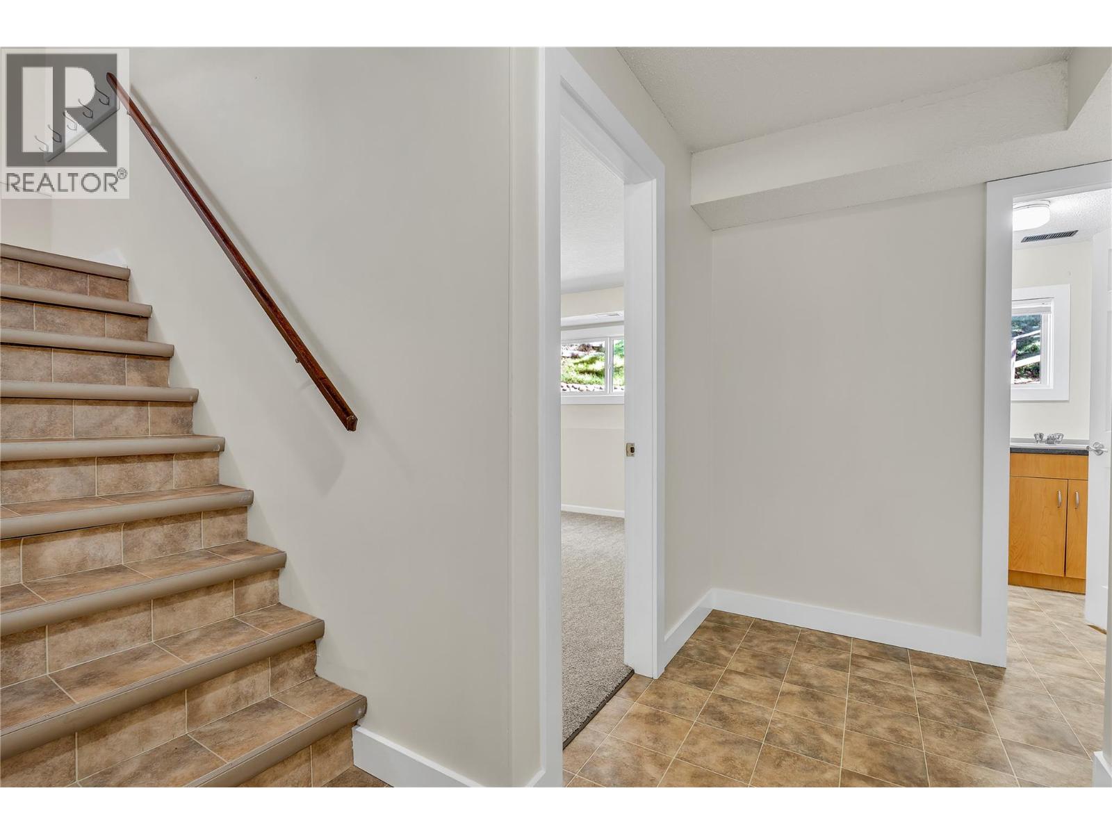 8299 PRAIRIE VALLEY Road, Summerland