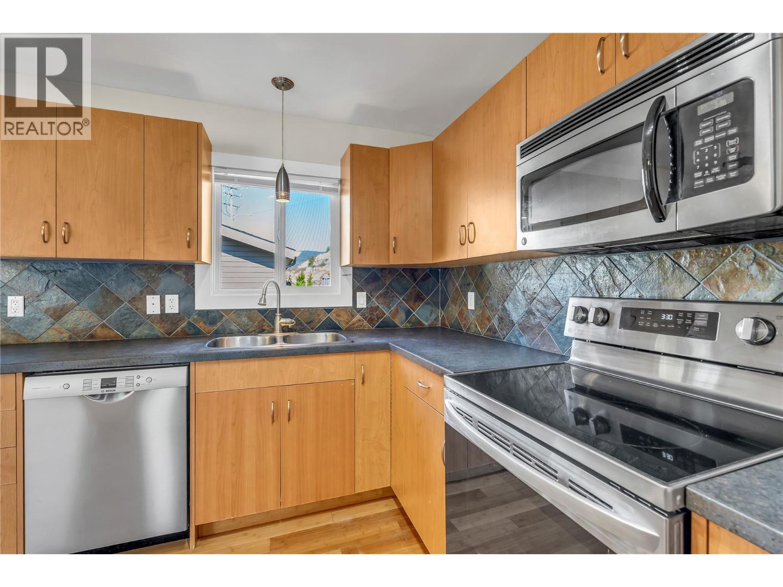 8299 PRAIRIE VALLEY Road, Summerland