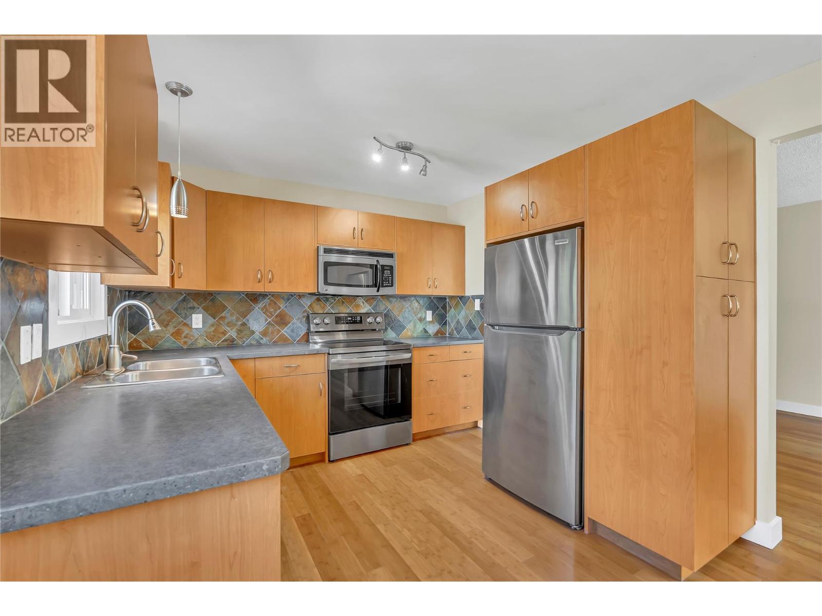 8299 PRAIRIE VALLEY Road, Summerland