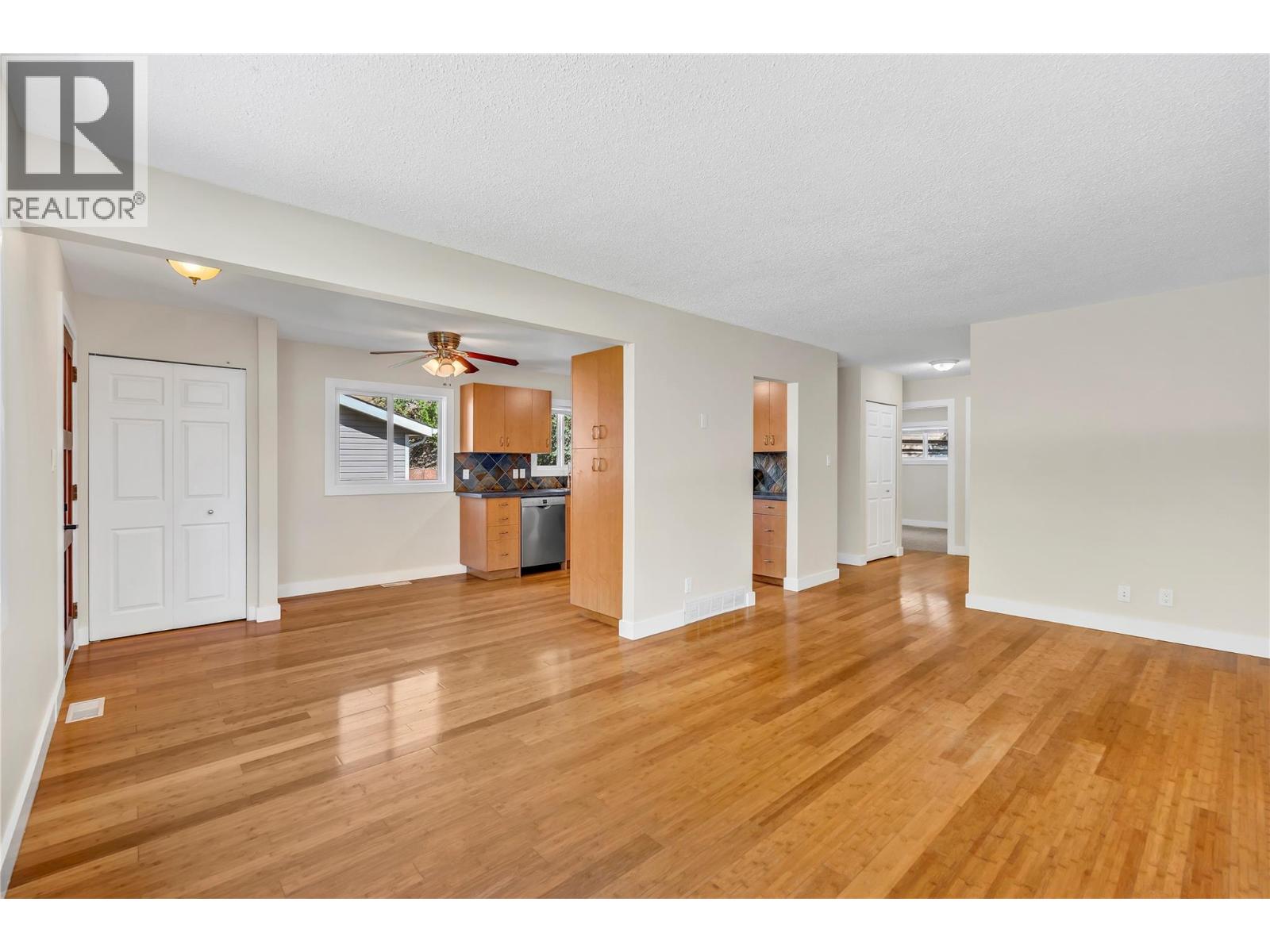 8299 PRAIRIE VALLEY Road, Summerland