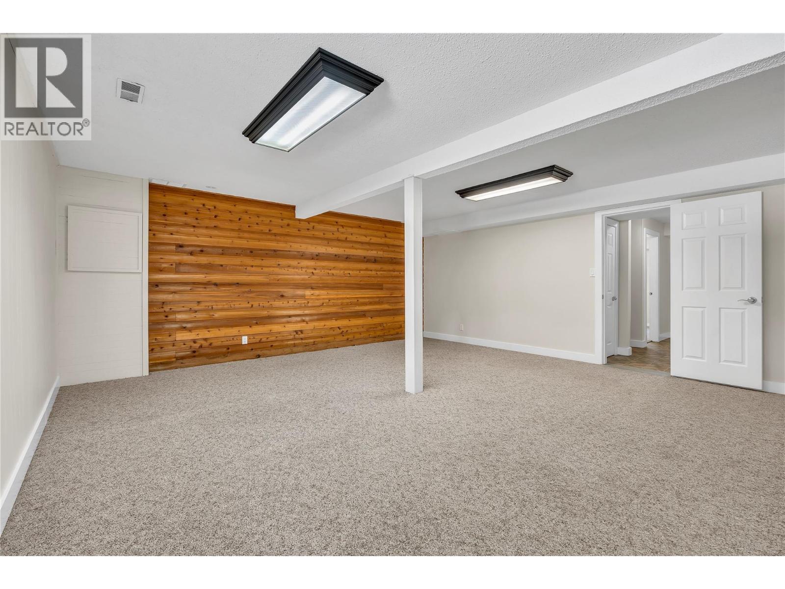 8299 PRAIRIE VALLEY Road, Summerland