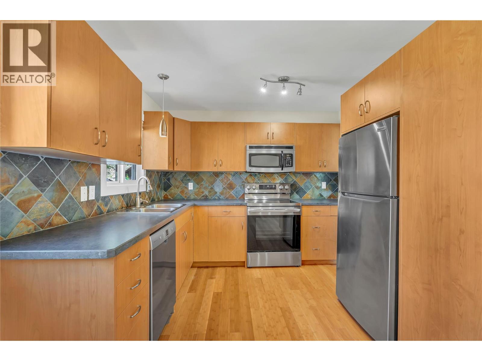 8299 PRAIRIE VALLEY Road, Summerland