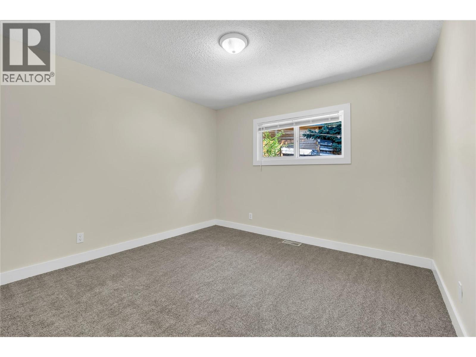 8299 PRAIRIE VALLEY Road, Summerland