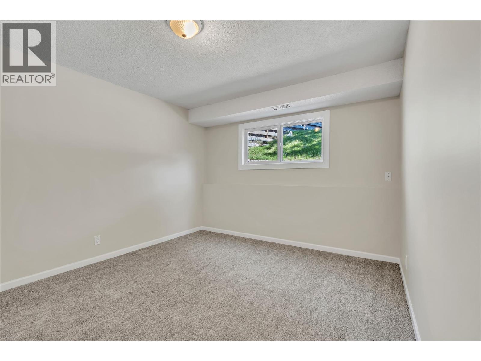 8299 PRAIRIE VALLEY Road, Summerland