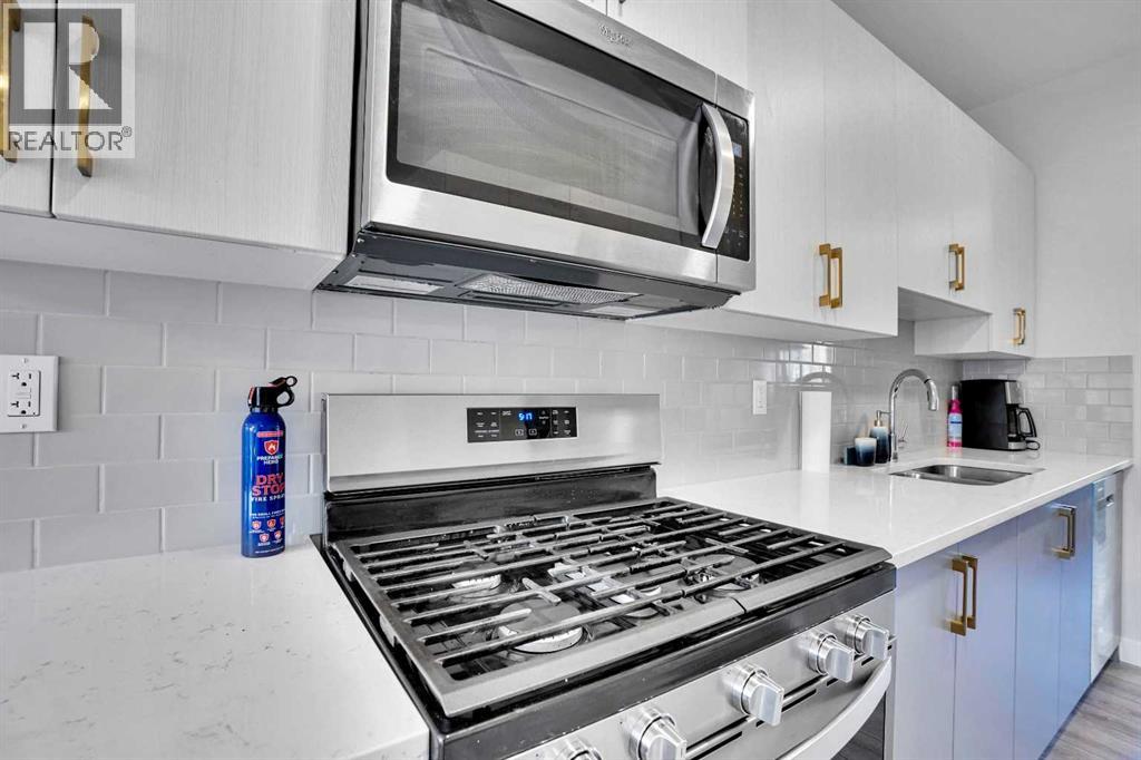 Single Family House for Sale in  Tuscany Summit Square NW Tuscany Calgary 