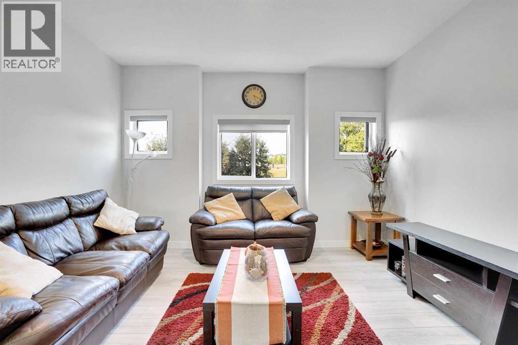 Single Family House for Sale in  Tuscany Summit Square NW Tuscany Calgary 