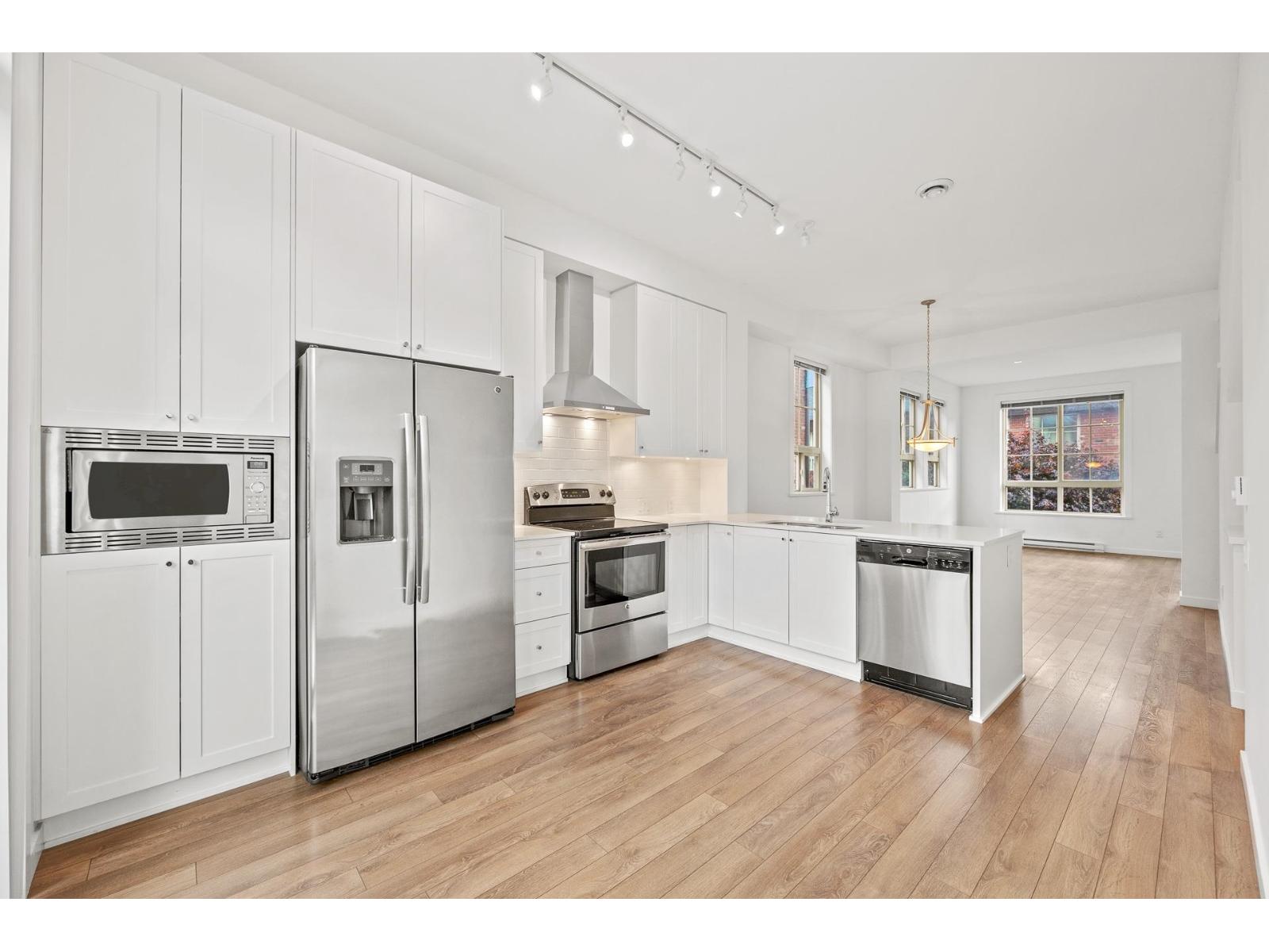 33 16260 23A AVENUE, Surrey