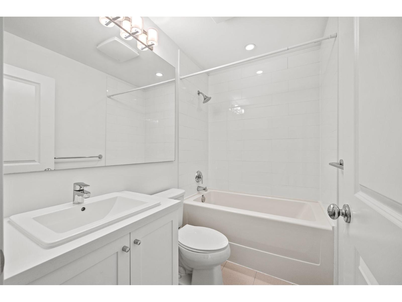 33 16260 23A AVENUE, Surrey