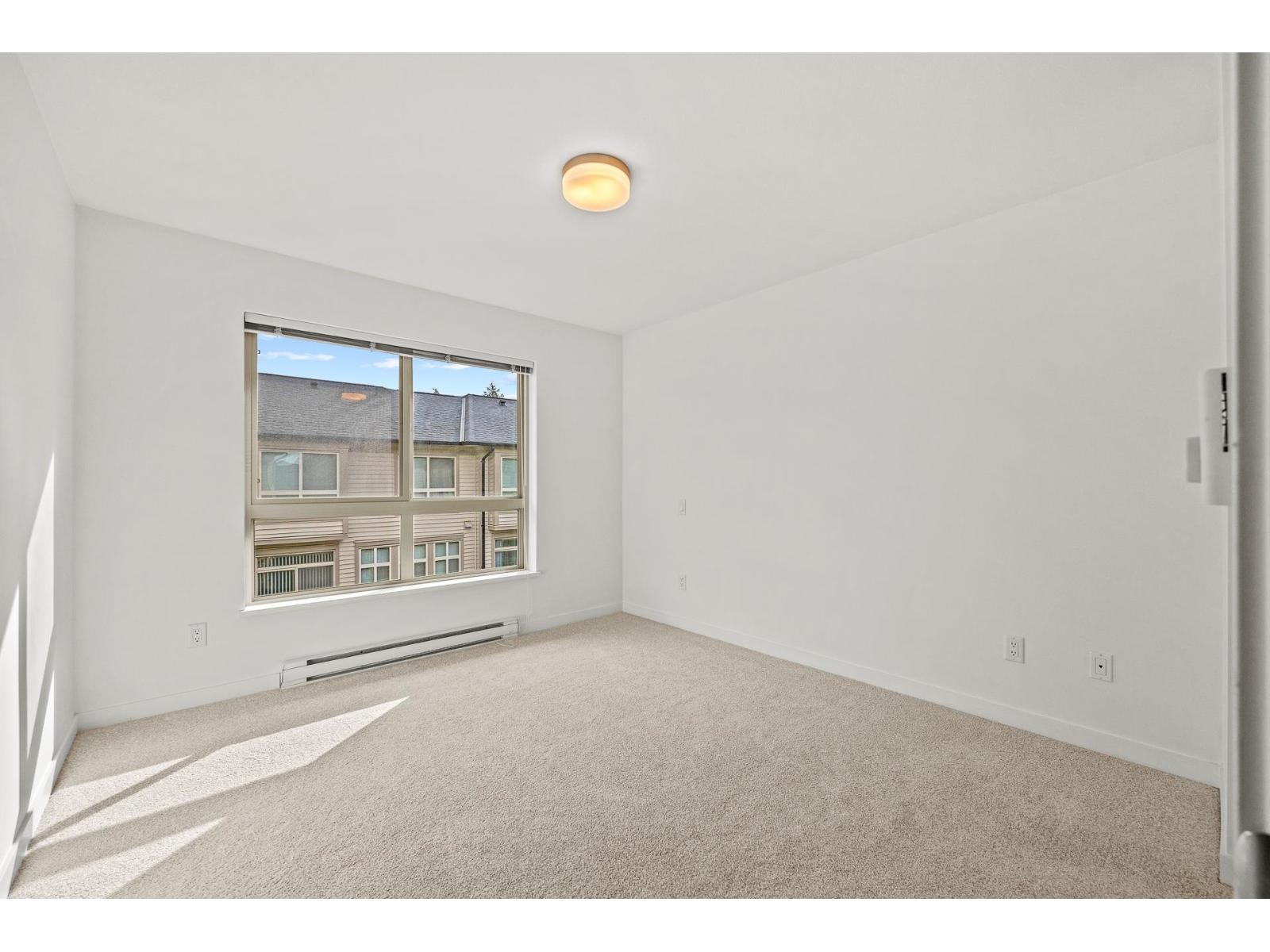 33 16260 23A AVENUE, Surrey