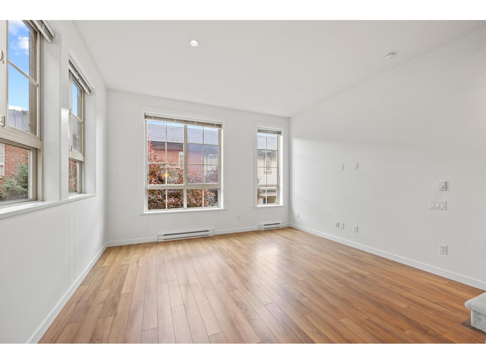 33 16260 23A AVENUE, Surrey