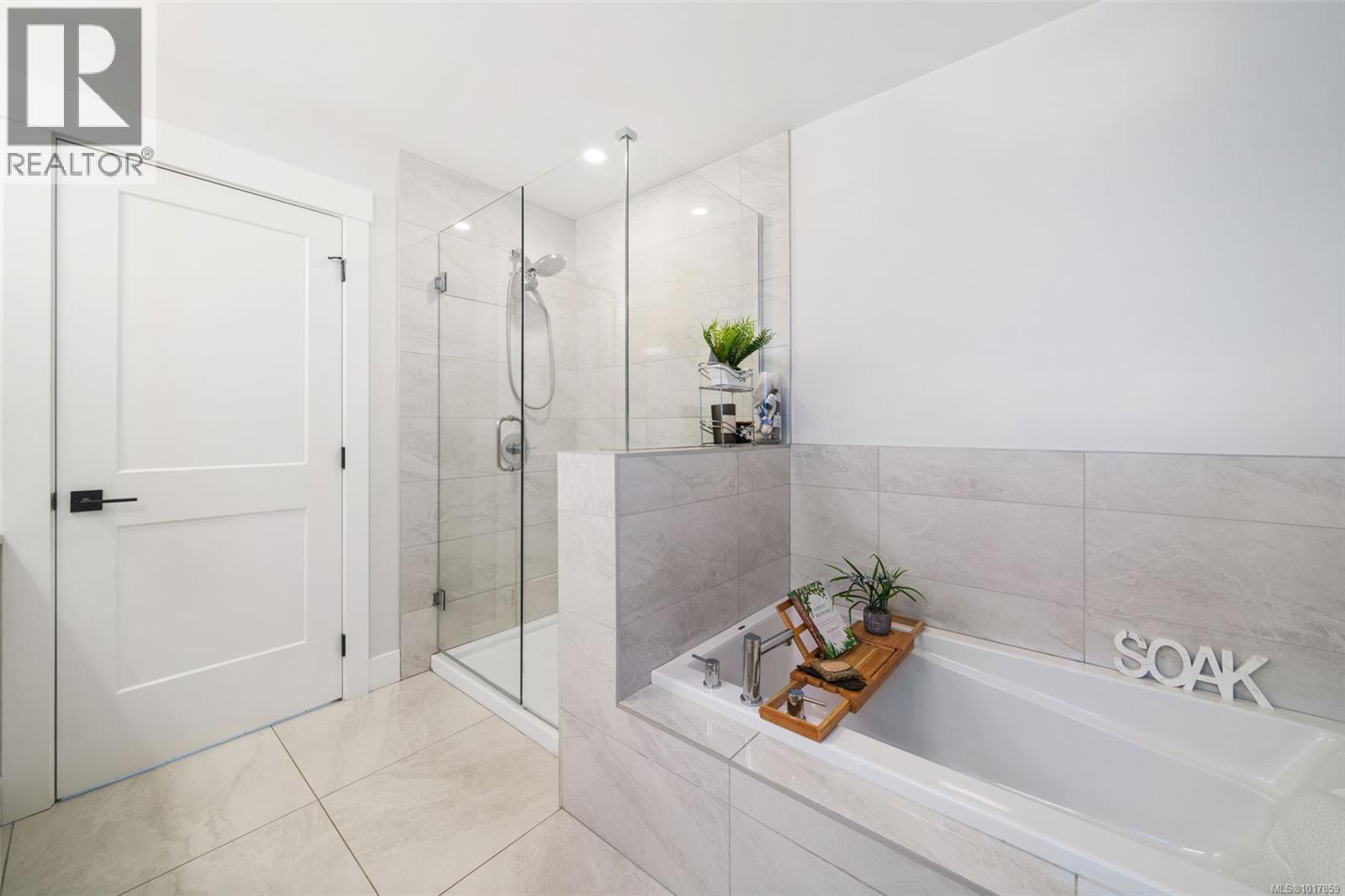 6541 Noblewood Place, Sooke
