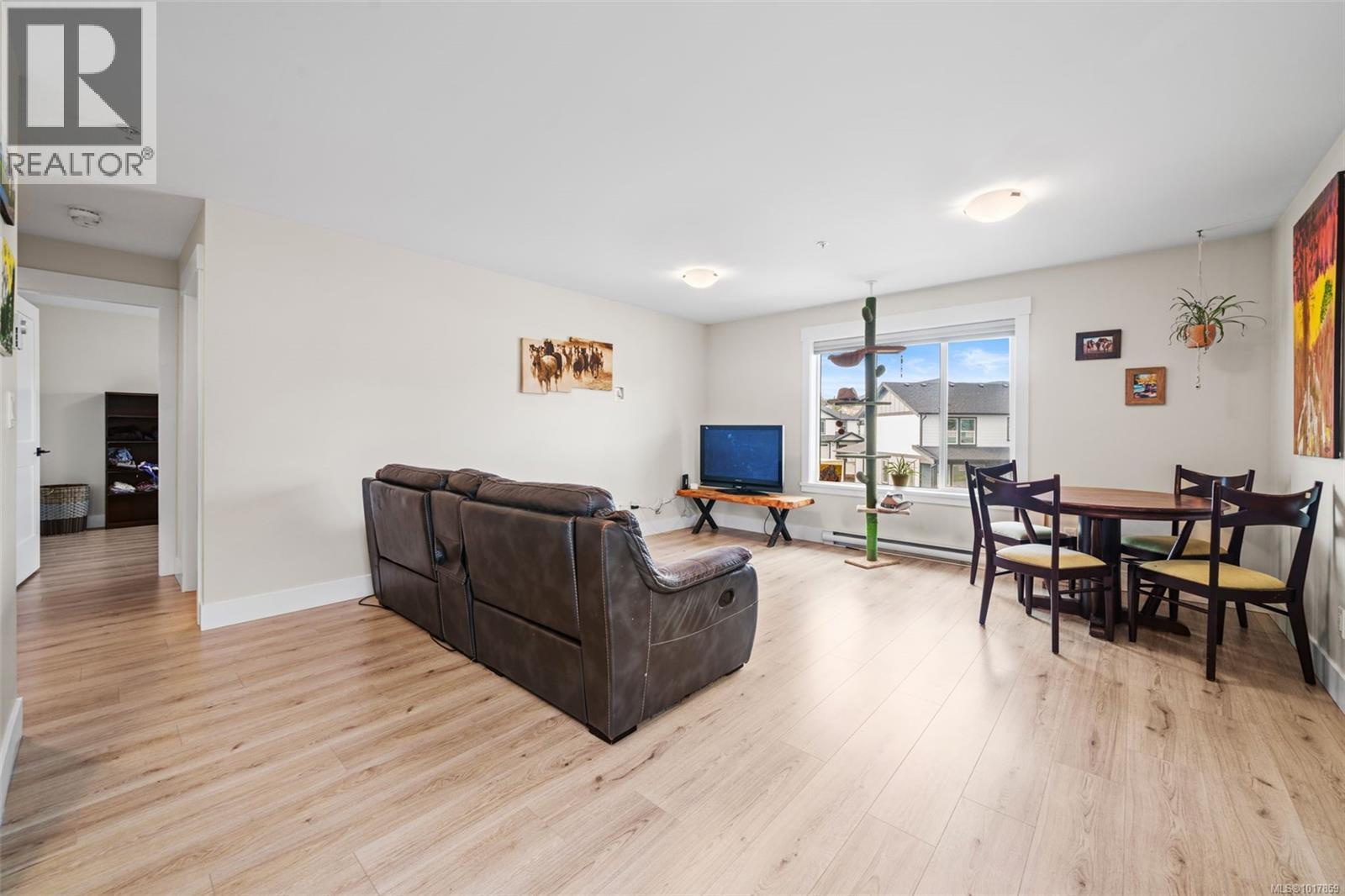 6541 Noblewood Place, Sooke