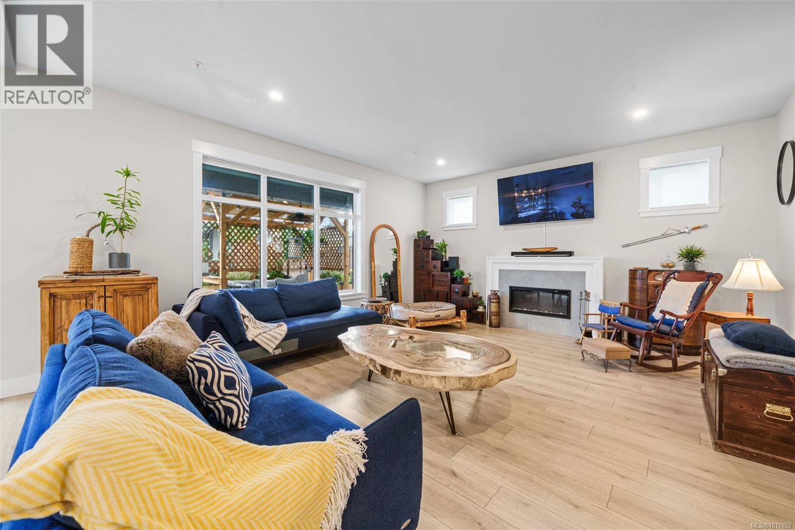 6541 Noblewood Place, Sooke