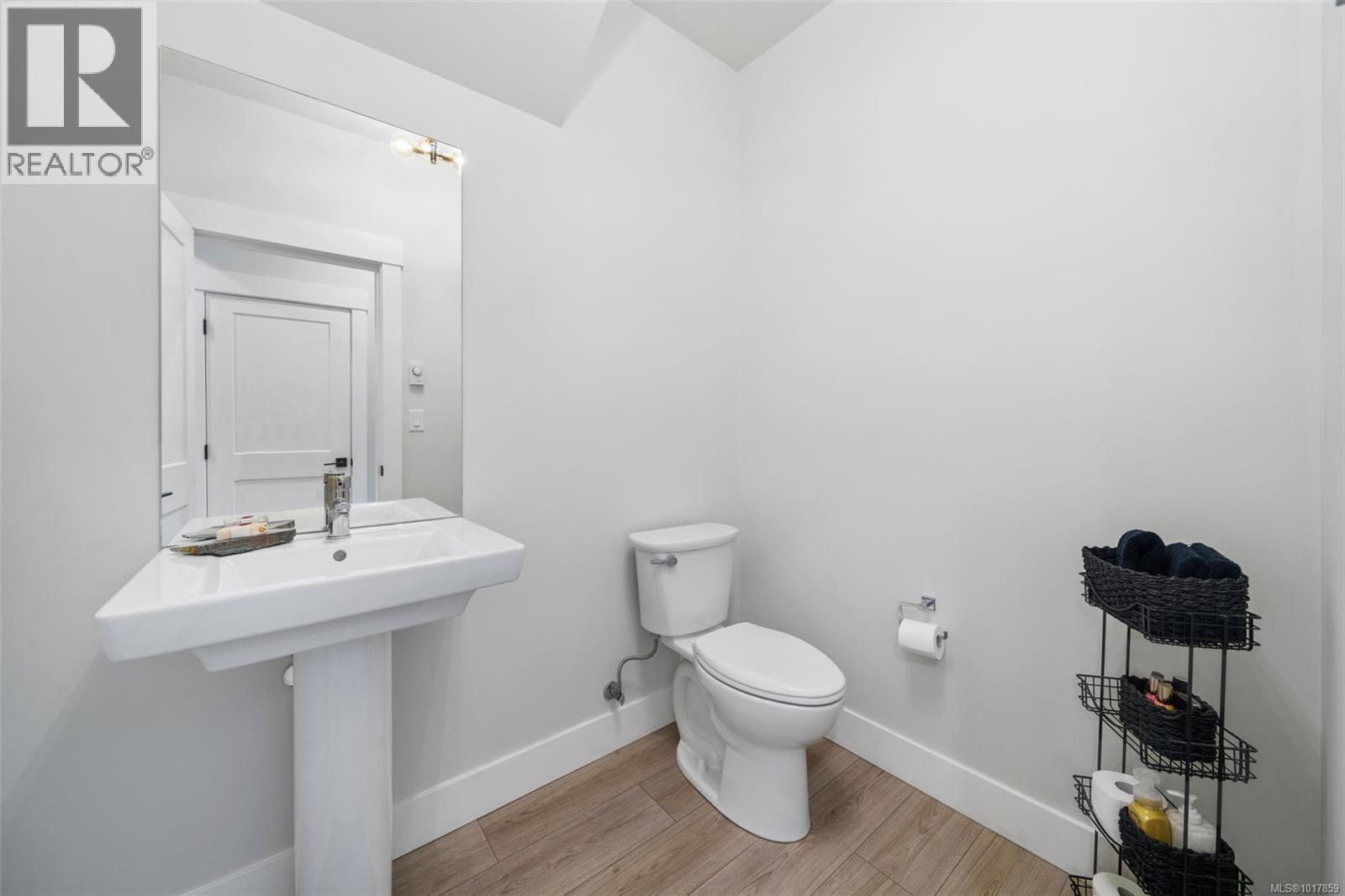6541 Noblewood Place, Sooke